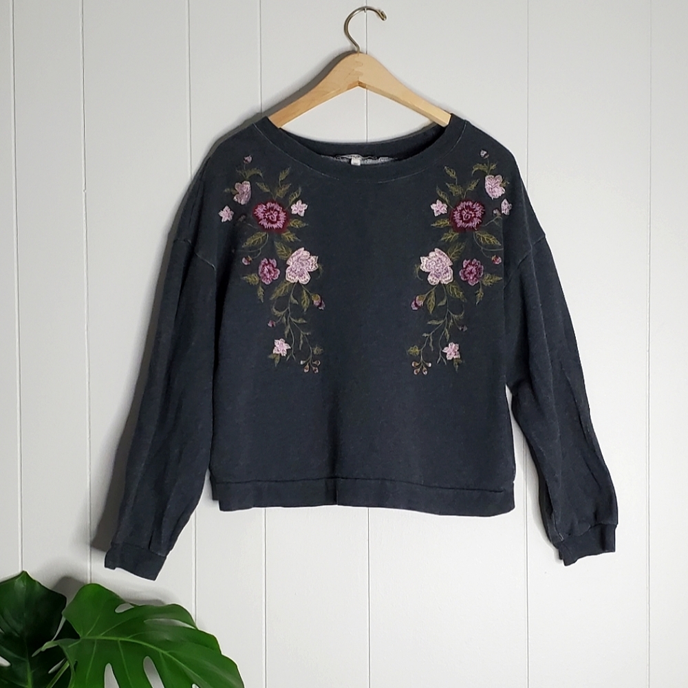 🎉✨️ HP ✨️🎉 FLORAL Express Sweatshirt ♡○Host Pick○♡